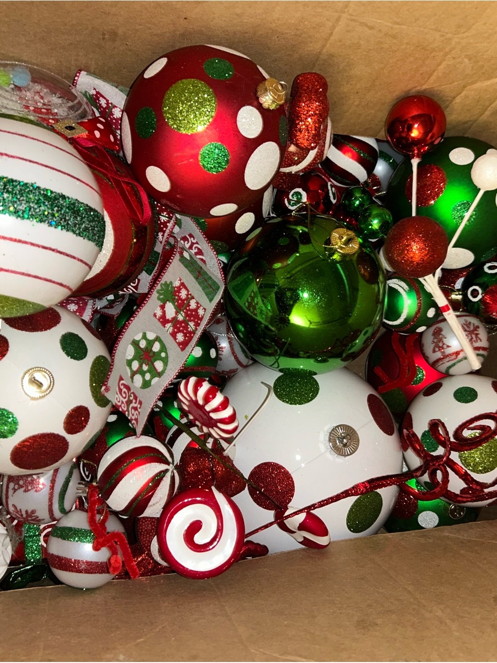 Source Unknown Red, Green, White Holiday Ornament Set